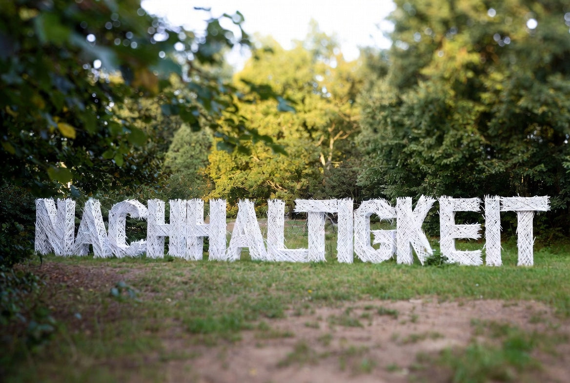 Nachhaltiger feiern: Wie Party Factory an umweltfreundlichen Partyartikeln arbeitet